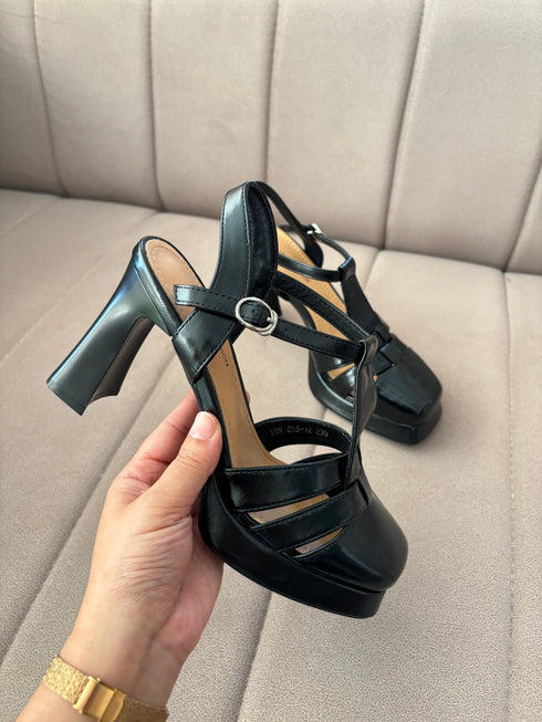 Women Vintage Close Square Toe Strap Block Heels
